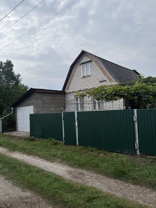 Продається дача за містом