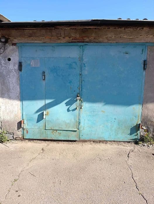 Гараж в кооперативі "простір" продам (крошня)