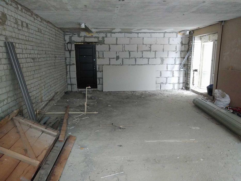 Продам 2 ком.квар + цокол помещ(возможно для МГН+подйомник)-115 м кв.