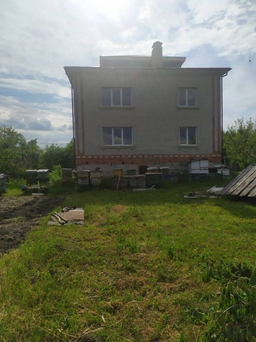 Будинок 240 кв ділянка 25 соток