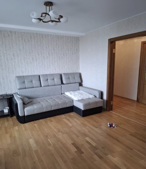 ВЛАСНИЦЯ.. 4- кім. квартира 82 M2.